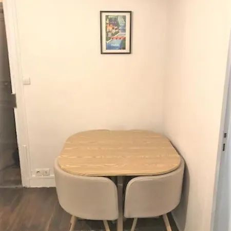 Charmant Xi Apartment